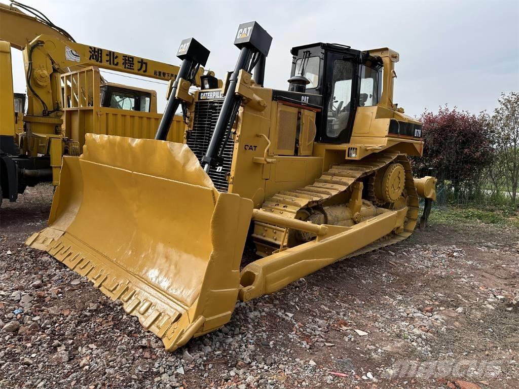 CAT D 7 H Buldozer sobre oruga