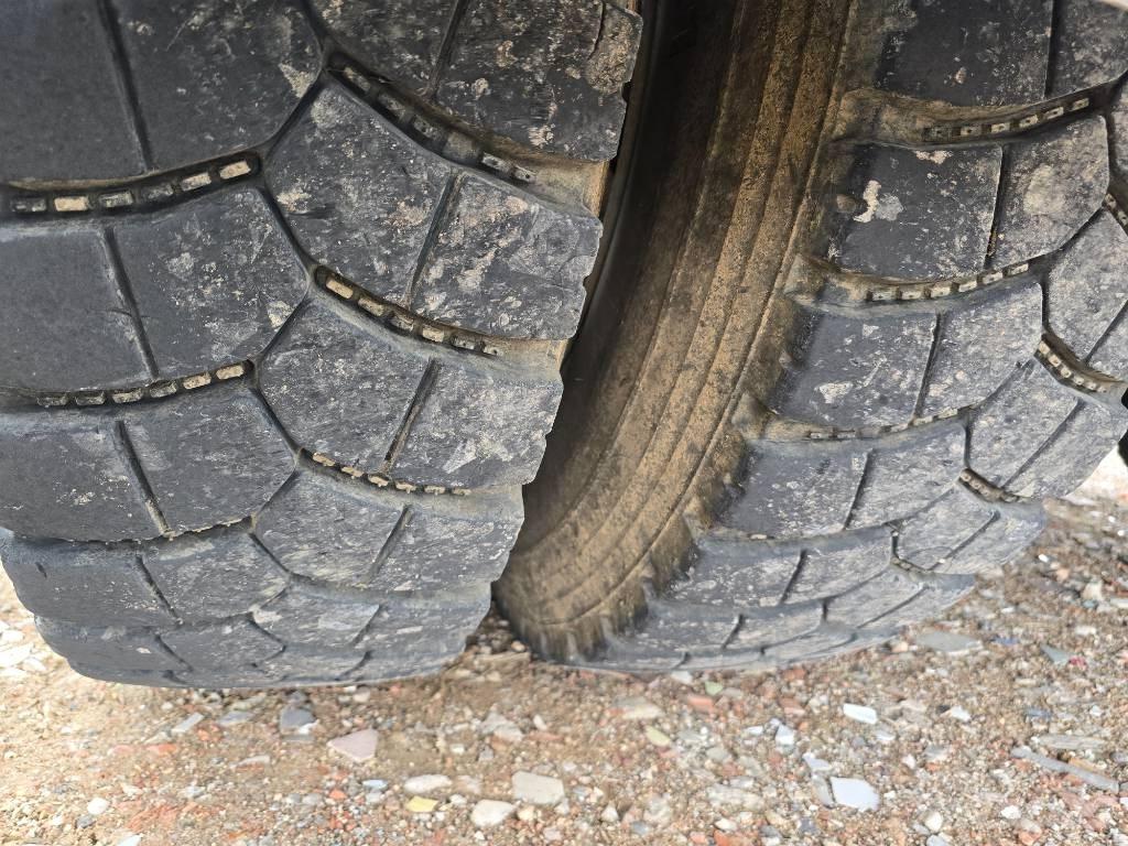 MAN TGS 33.400 Camiones bañeras basculantes o volquetes