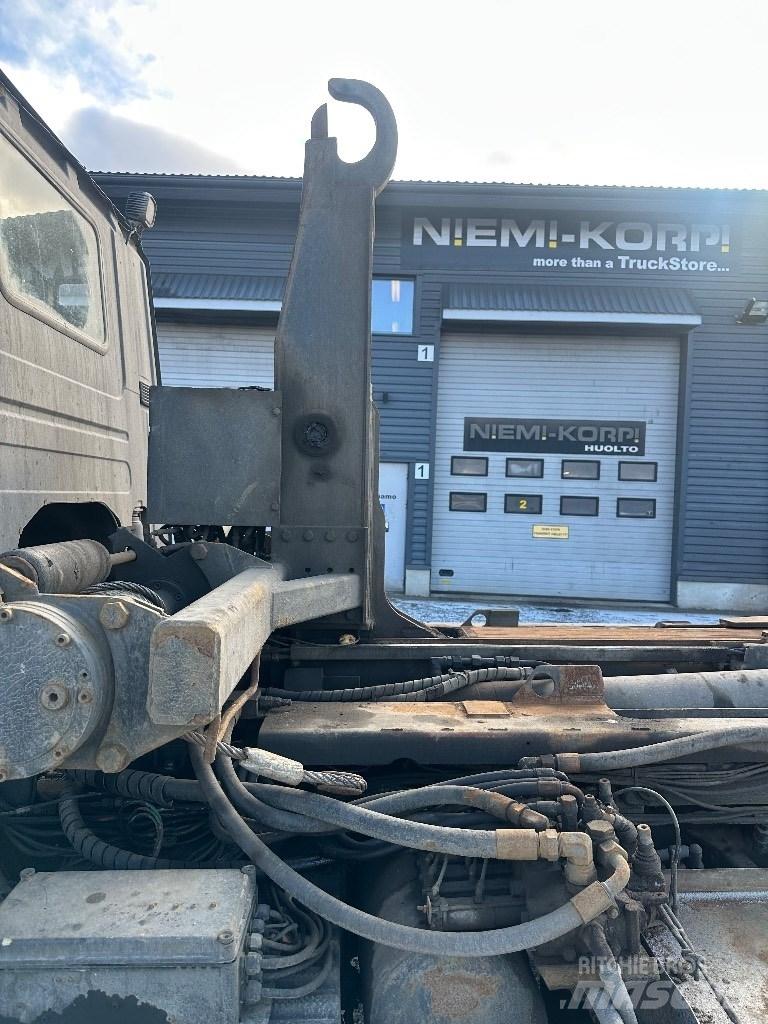 Scania P420 6x2*4 Camiones polibrazo