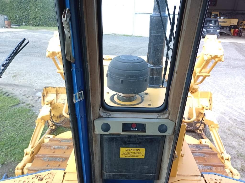 Komatsu D 85 A-21 Buldozer sobre oruga