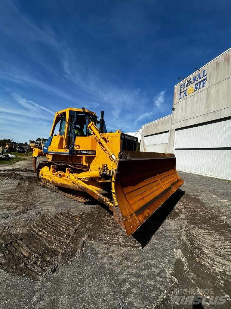 Komatsu D 85 A-21 Buldozer sobre oruga