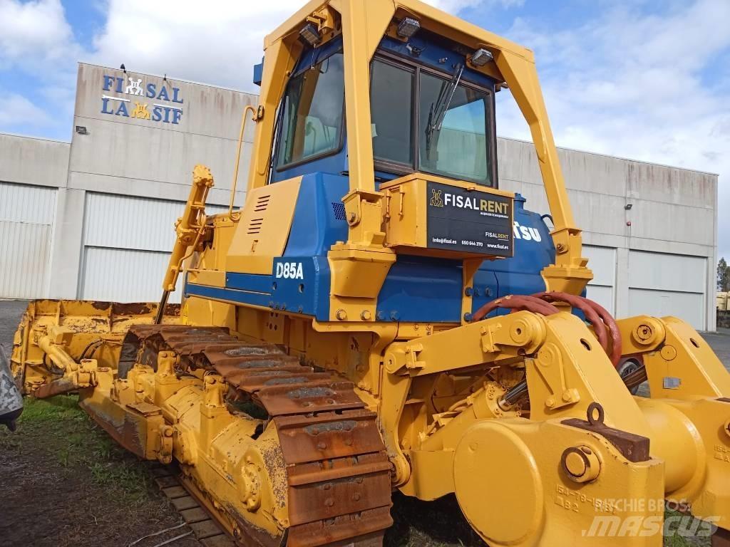 Komatsu D 85 A-21 Buldozer sobre oruga