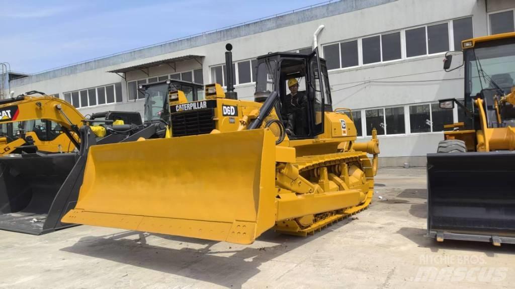 CAT D 6 D Buldozer sobre oruga