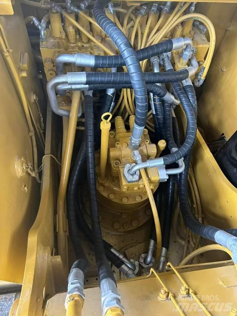 CAT 320 D2 Excavadoras de cadenas