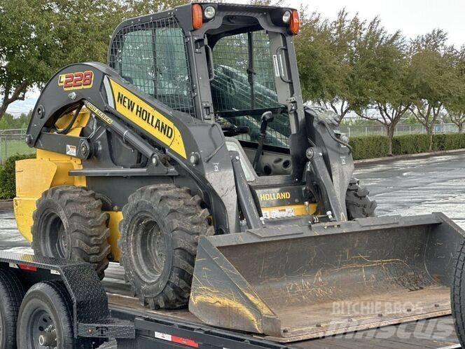 New Holland L 228 Minicargadoras