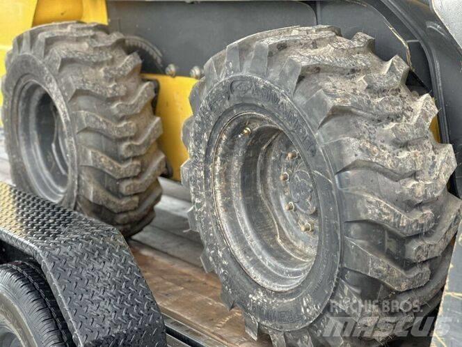 New Holland L 228 Minicargadoras
