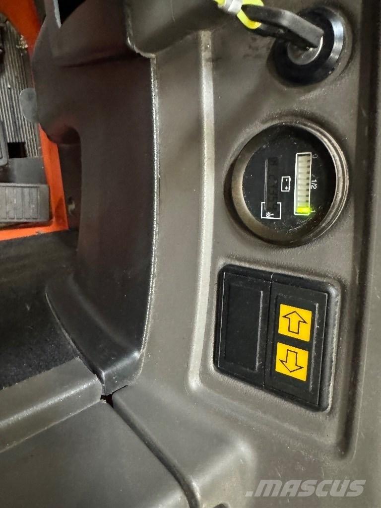 Toyota SRE135L Apiladores eléctricos autopropulsados