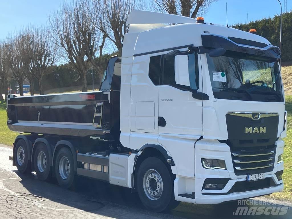 MAN TGX 35.520 Camiones bañeras basculantes o volquetes