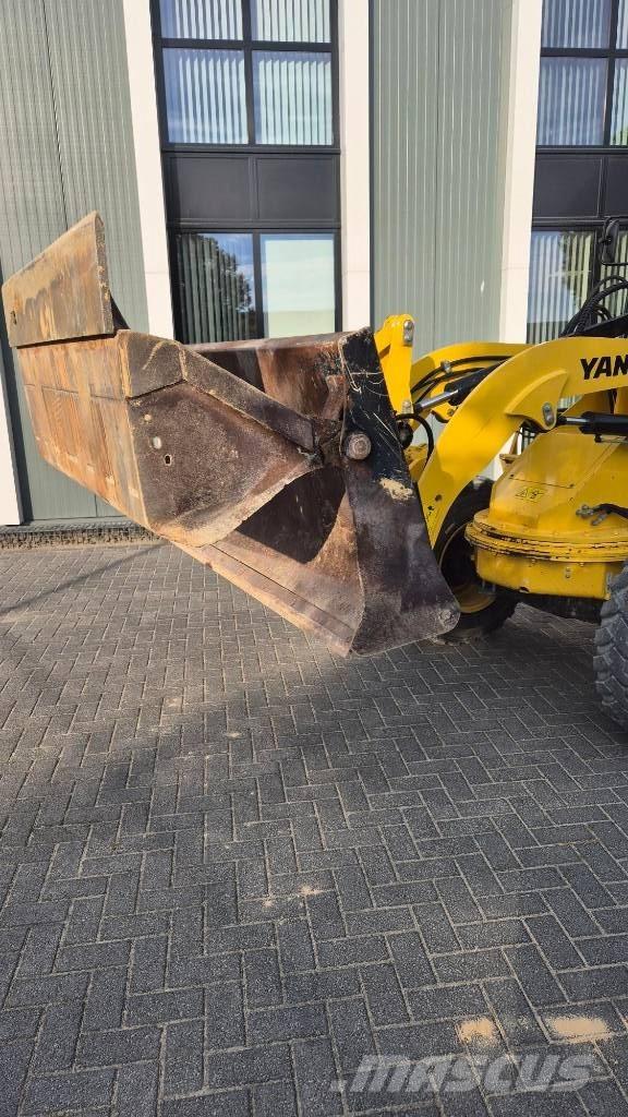 Yanmar V70s Cargadoras sobre ruedas