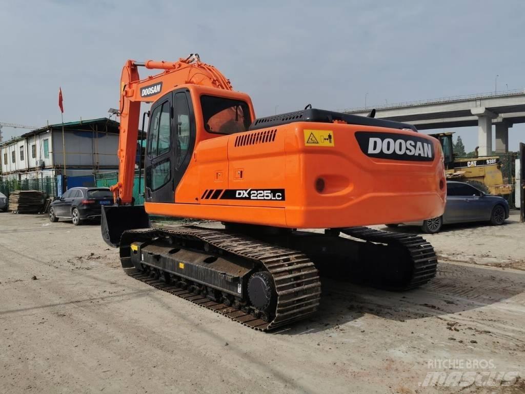 Doosan DX 225 LC Excavadoras de cadenas