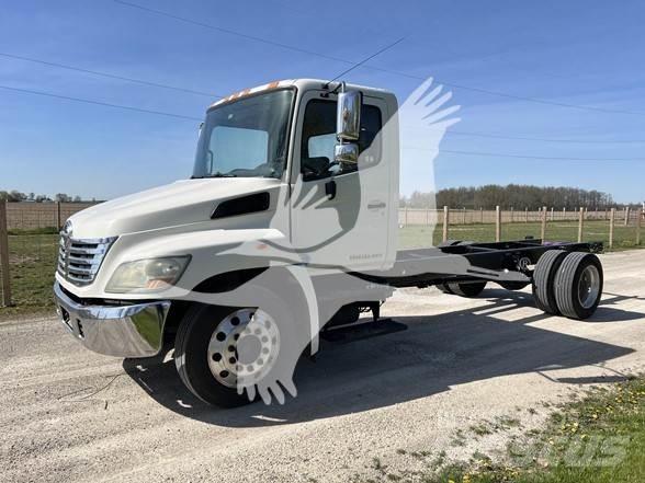 Hino 238 Camiones chasis