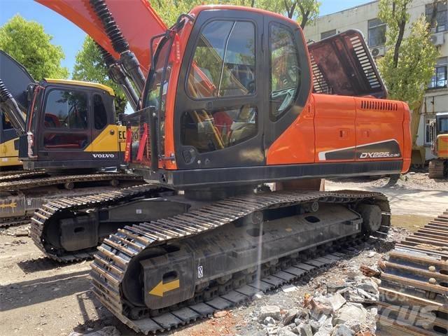 Doosan DX 225 LC Excavadoras de cadenas