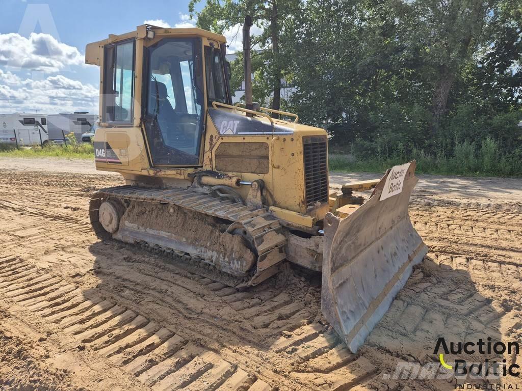 CAT D 4 G Buldozer sobre oruga