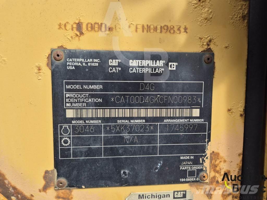 CAT D 4 G Buldozer sobre oruga