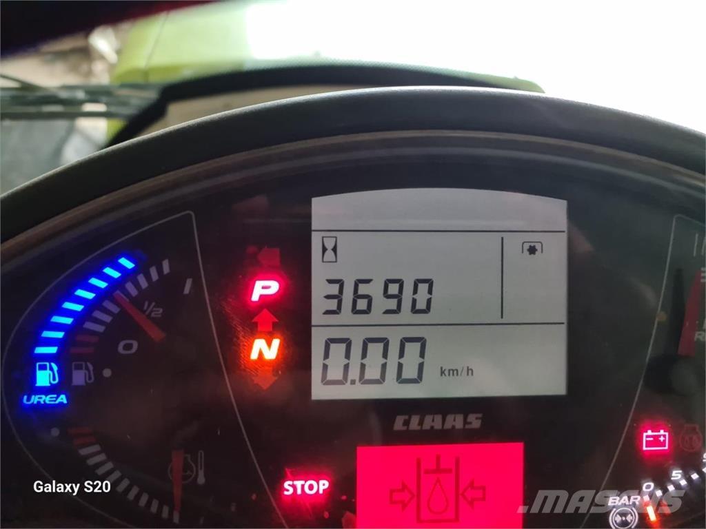 CLAAS Axion 810 Tractores