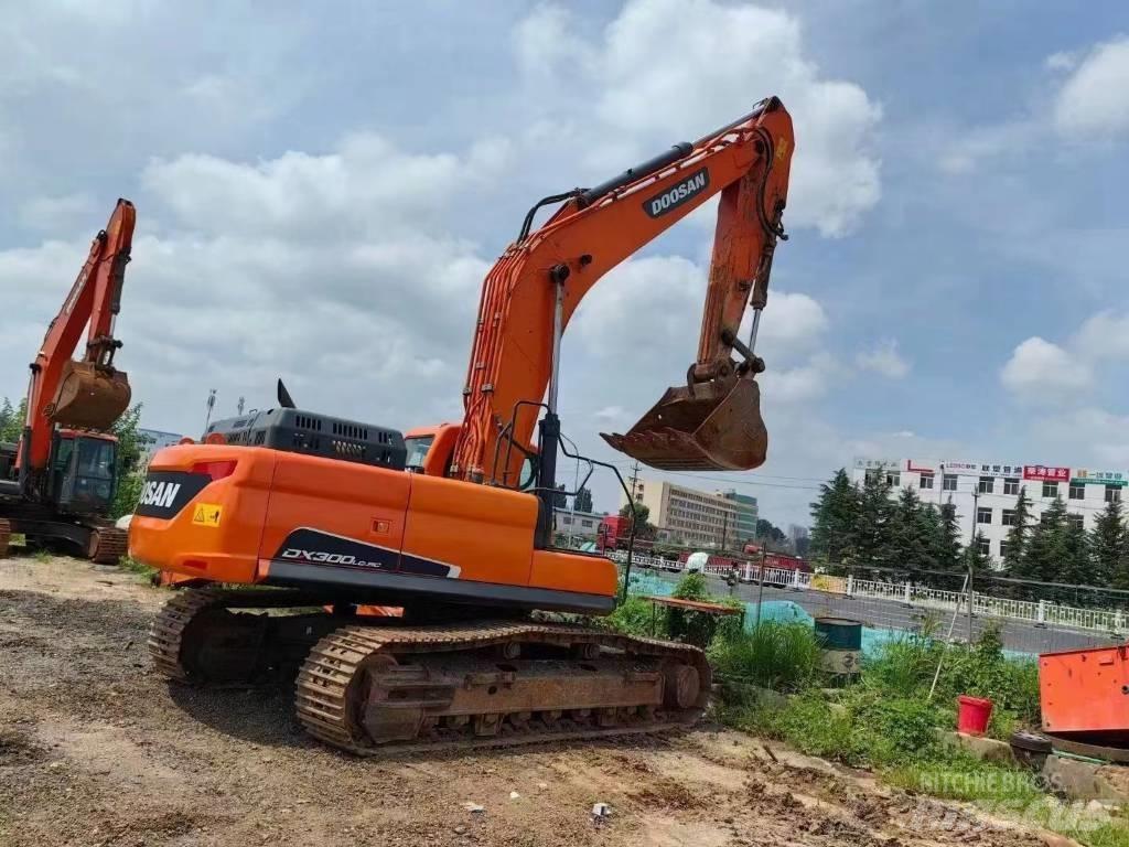 Doosan DX 300 Excavadoras de cadenas