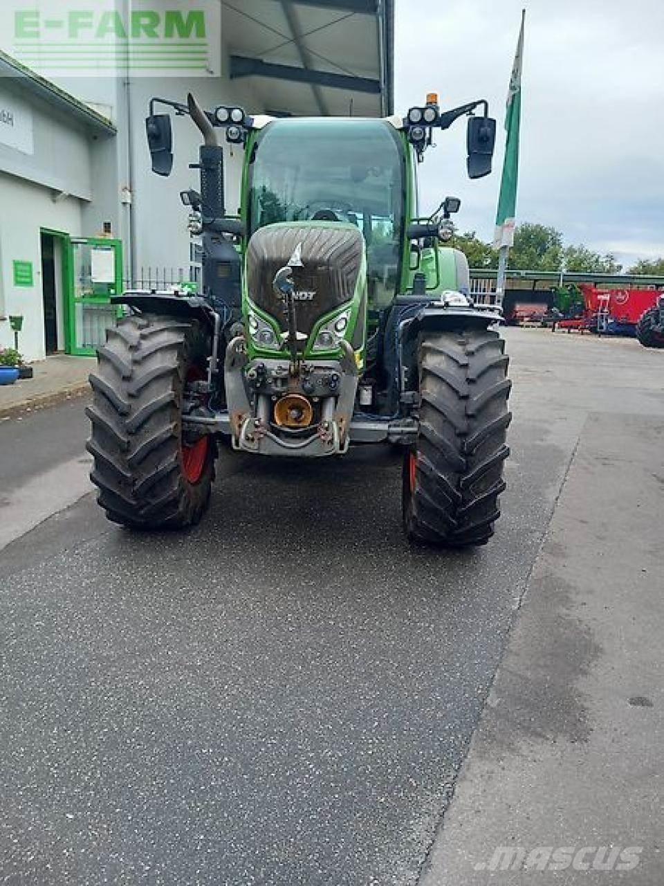Fendt 724 vario s4 Tractores
