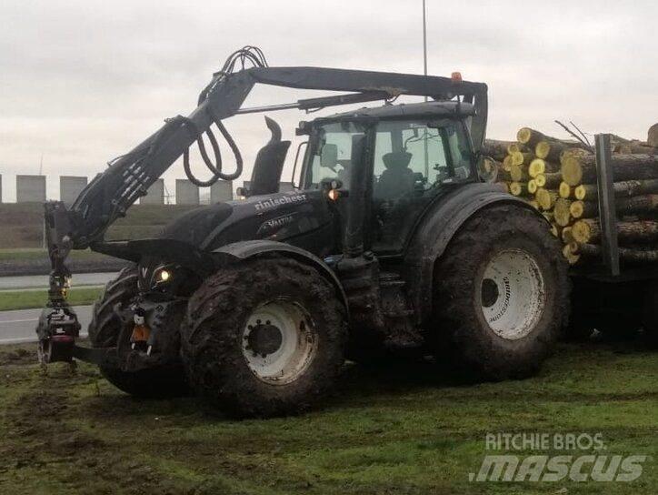 Valtra T 214 D Tractores