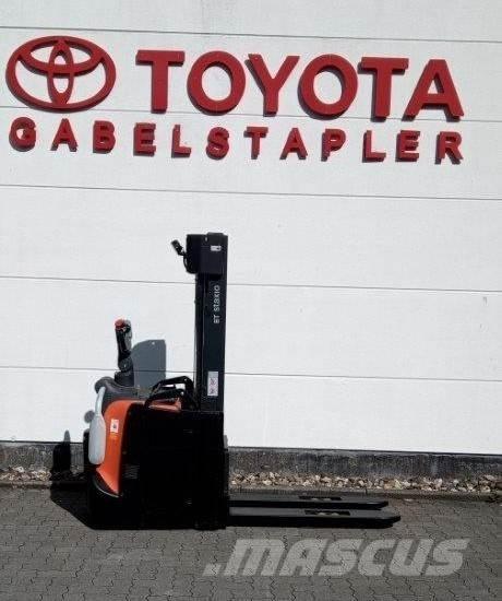 Toyota SPE140L Apiladores eléctricos
