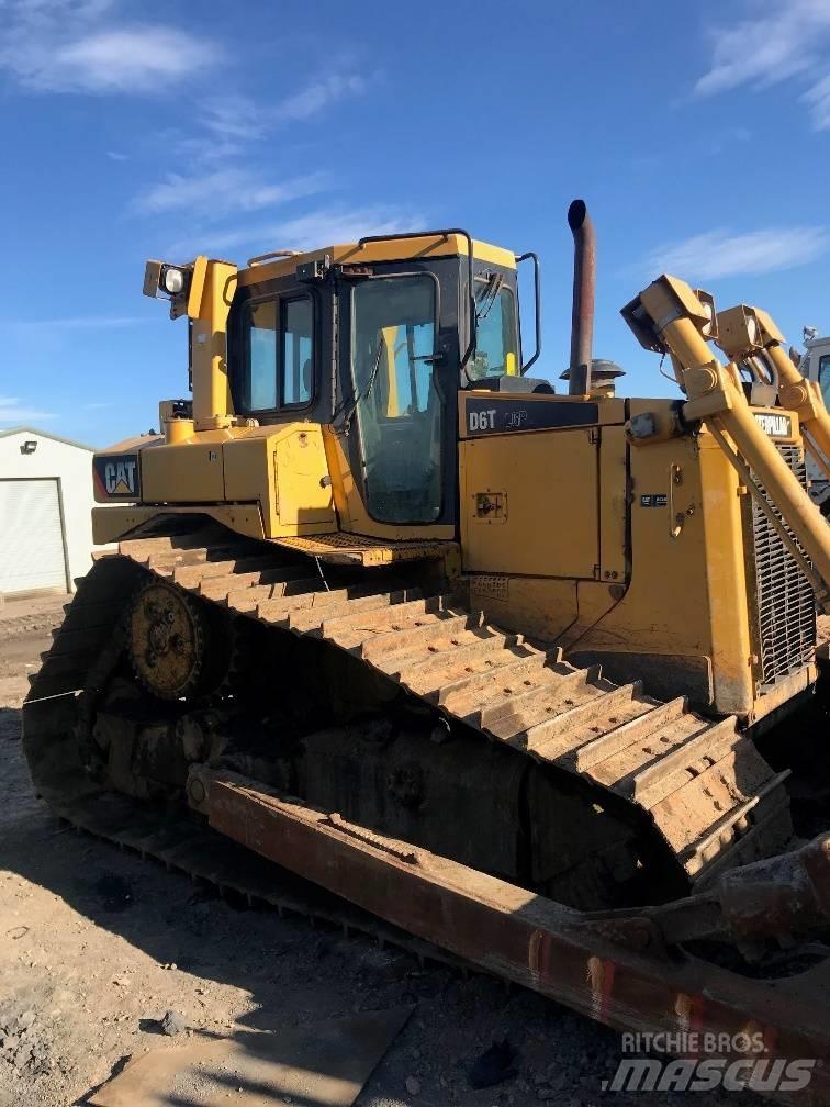 CAT D6T LGP Buldozer sobre oruga
