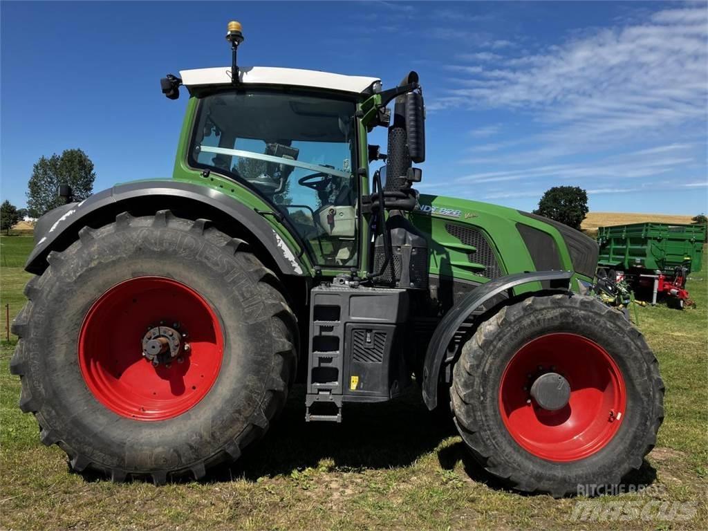 Fendt 828 Vario Tractores