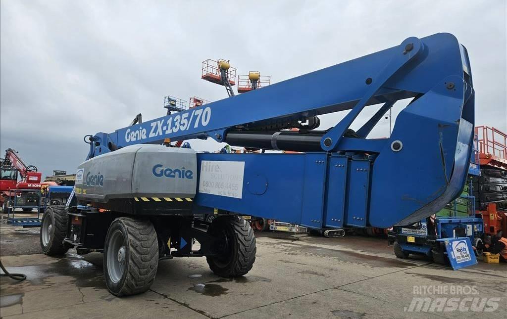 Genie ZX 135/70 Plataforma de trabajo articulada