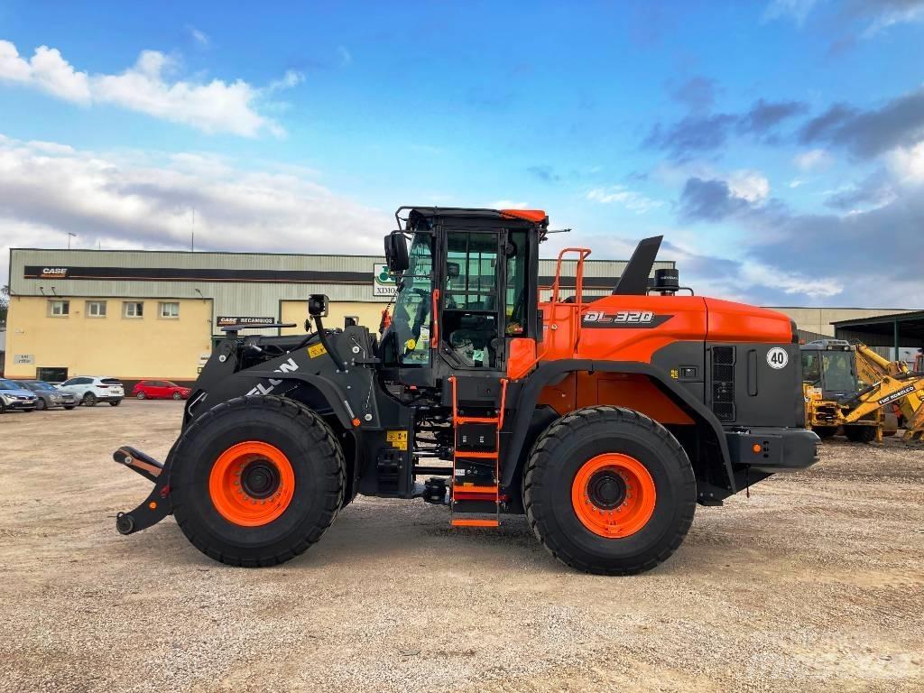 Develon DL 320-7 Cargadoras sobre ruedas