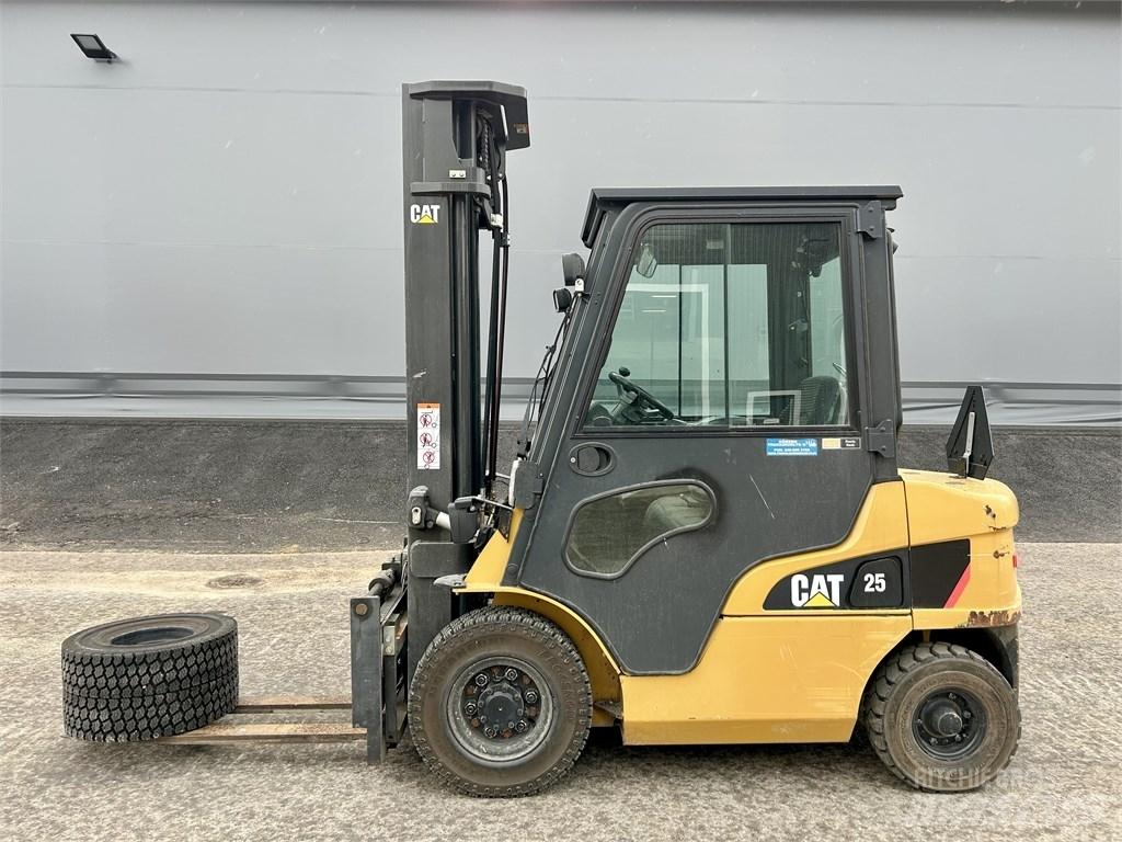 CAT DP 25 NT Carretillas diesel