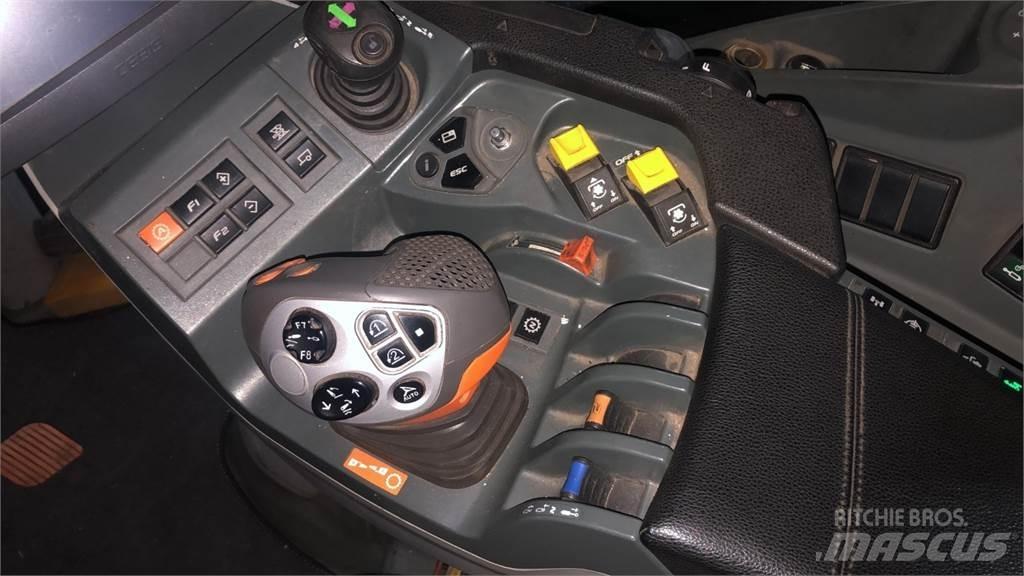 CLAAS AXION 810 Tractores