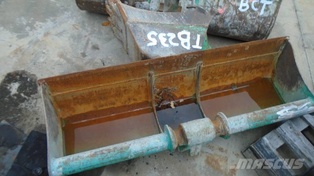 Takeuchi TB 235 Mini excavadoras < 7t