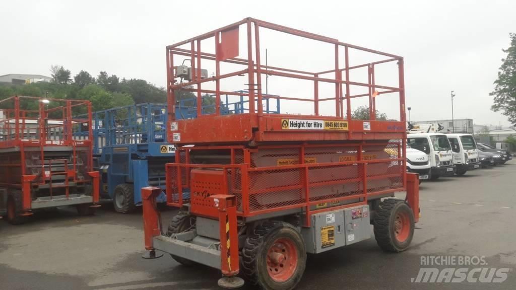 SkyJack SJ 7135 RT Plataformas tijera