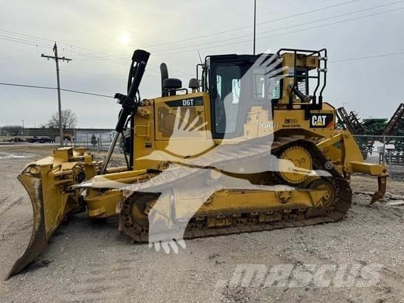 CAT D6T LGP Buldozer sobre oruga