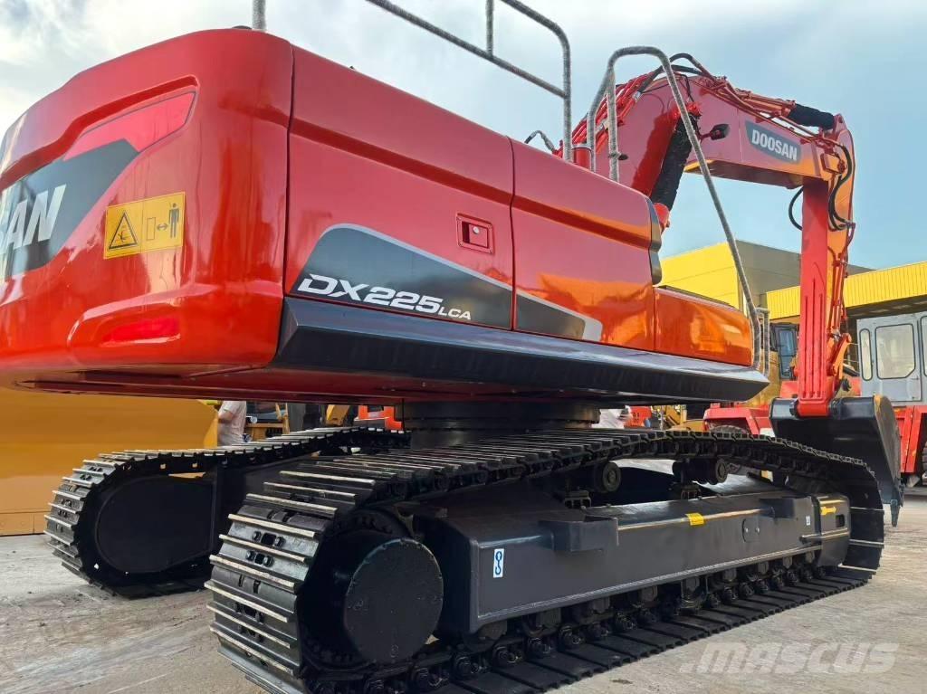Doosan DX 225 LC Excavadoras de cadenas