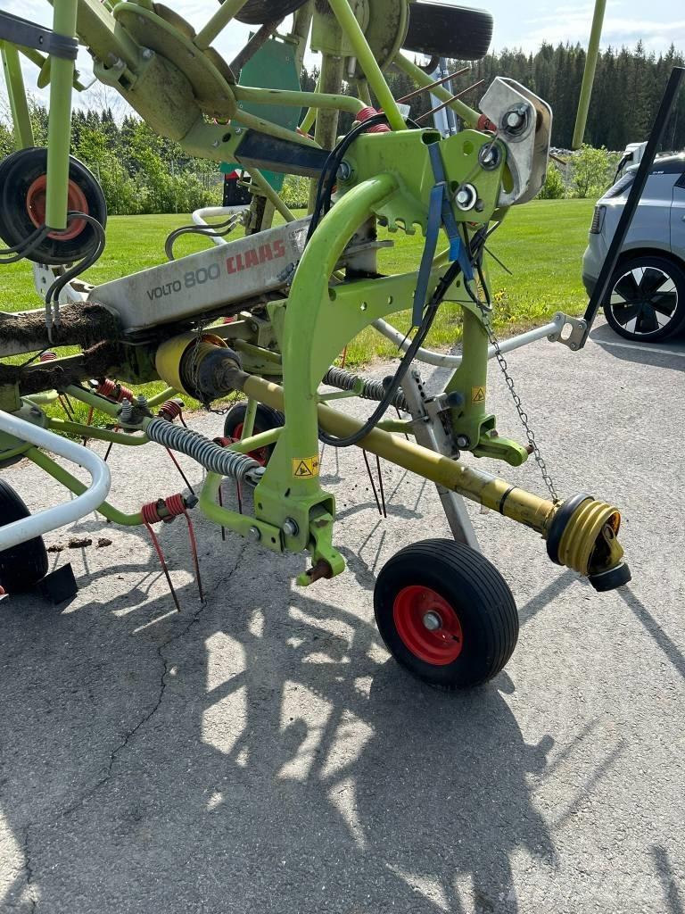 CLAAS Volto 800 Rastrillos y henificadores