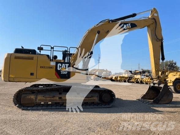CAT D6T XL Buldozer sobre oruga