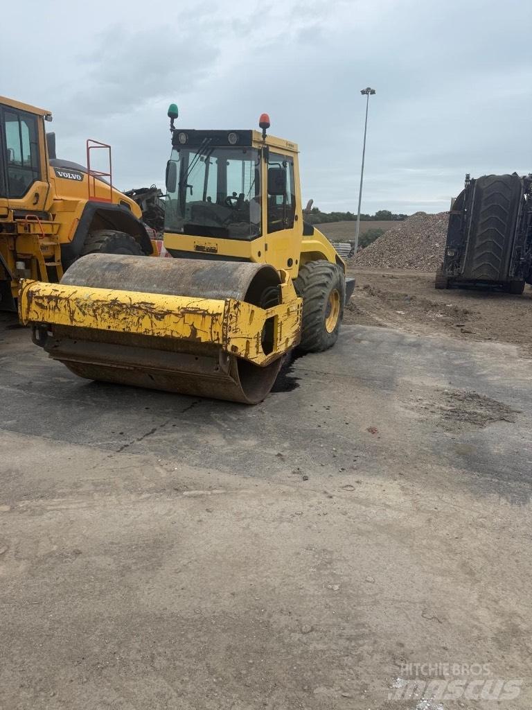 Bomag BW 213 D H-4 Rodillos de un solo tambor