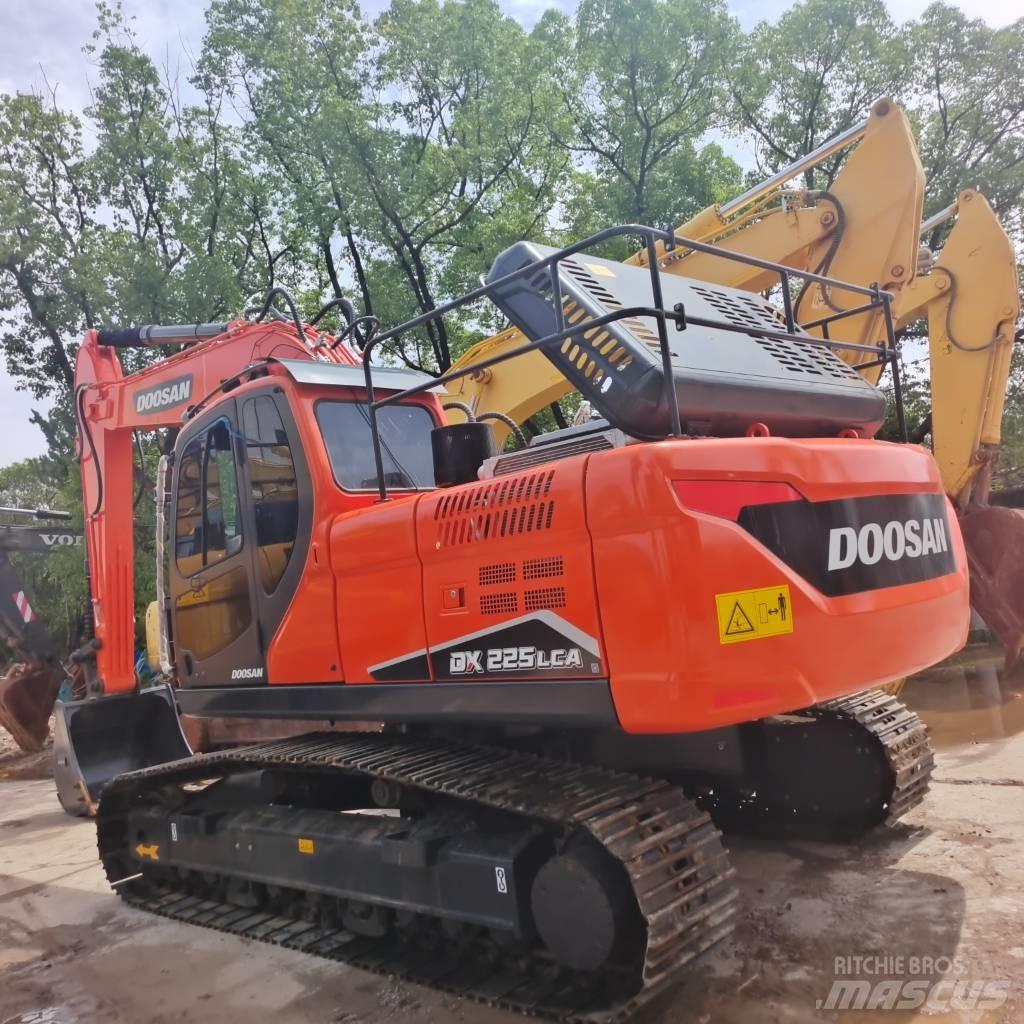Doosan DX 225 LC Excavadoras de cadenas