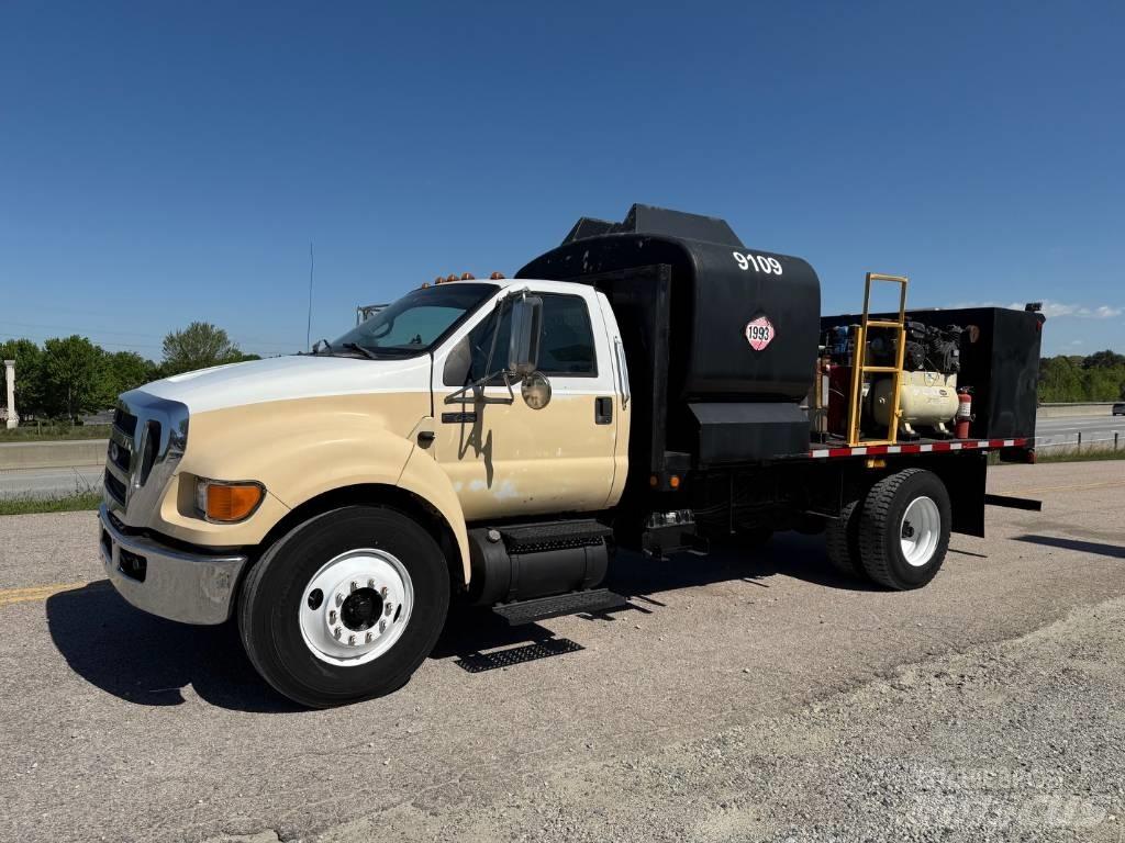 Ford F 750 XLT Vehículos - Taller