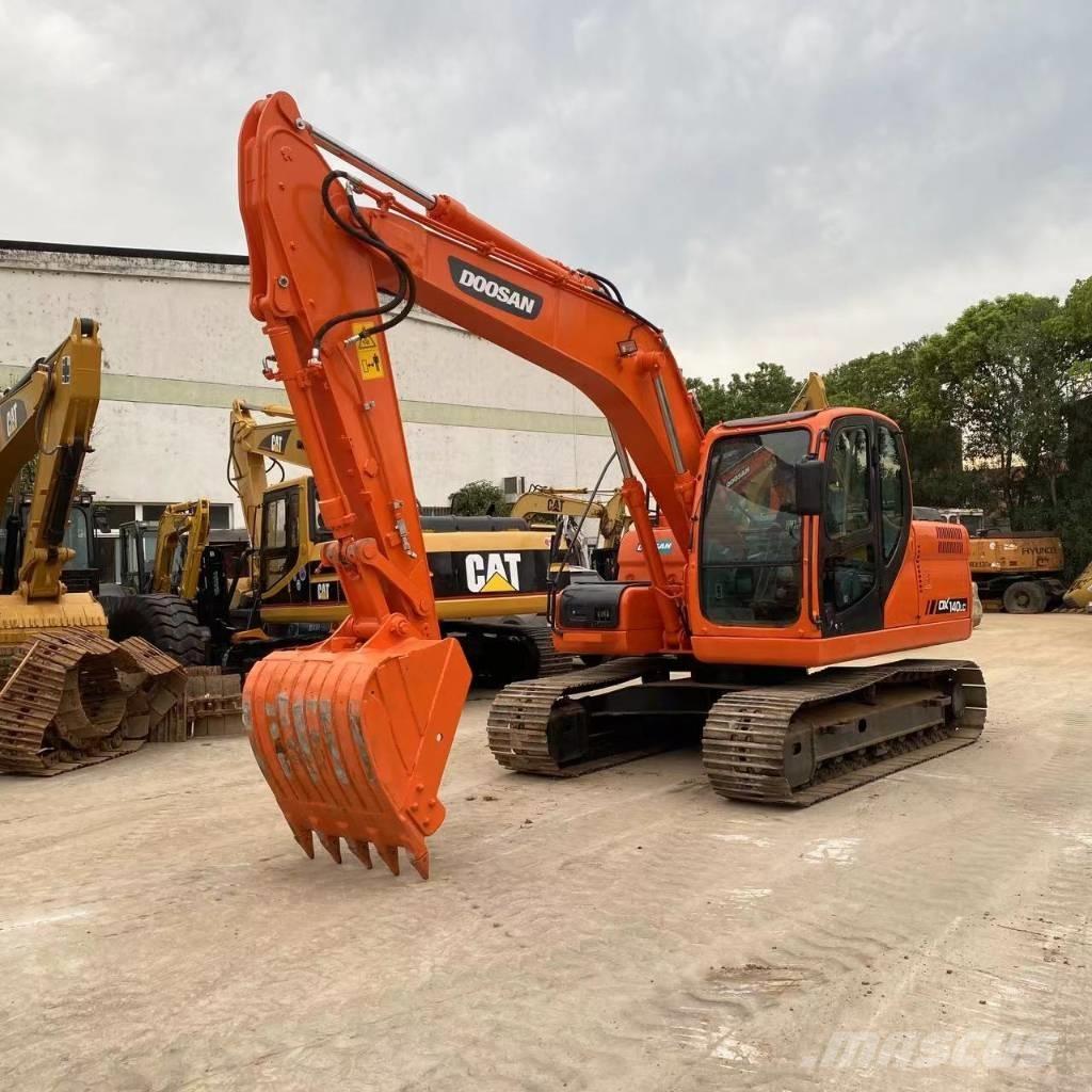 Doosan DX 140 Excavadoras de cadenas