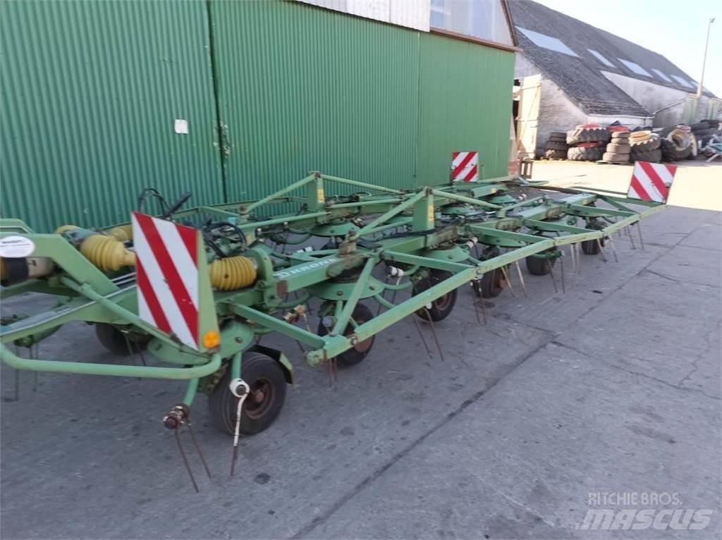 Krone KW1302/12T Rastrillos y henificadores