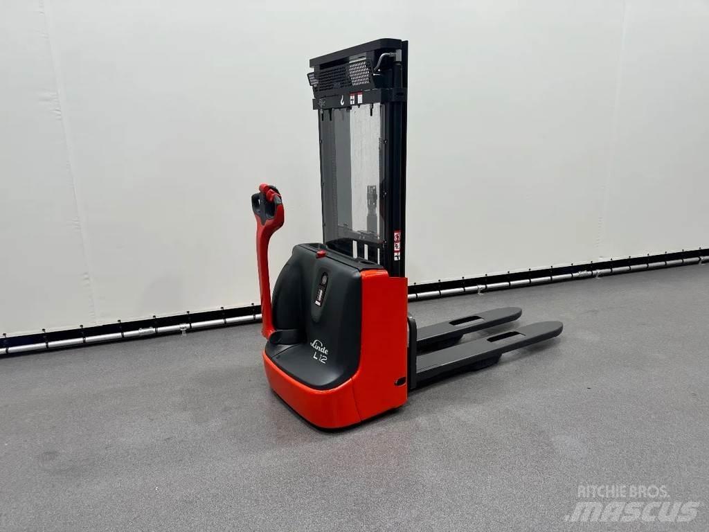 Linde L 12 Apiladores eléctricos