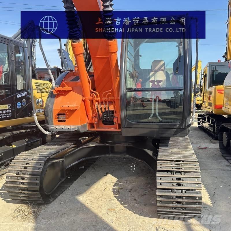 Hitachi ZX 135 US Excavadoras de cadenas