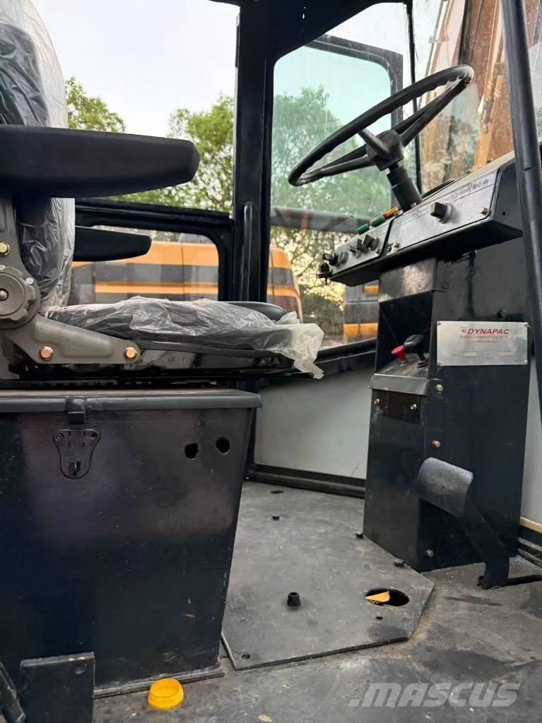Dynapac CA 30 D Rodillos de un solo tambor