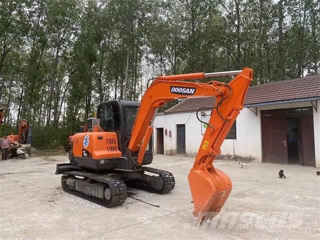Doosan DX60 Excavadoras de cadenas
