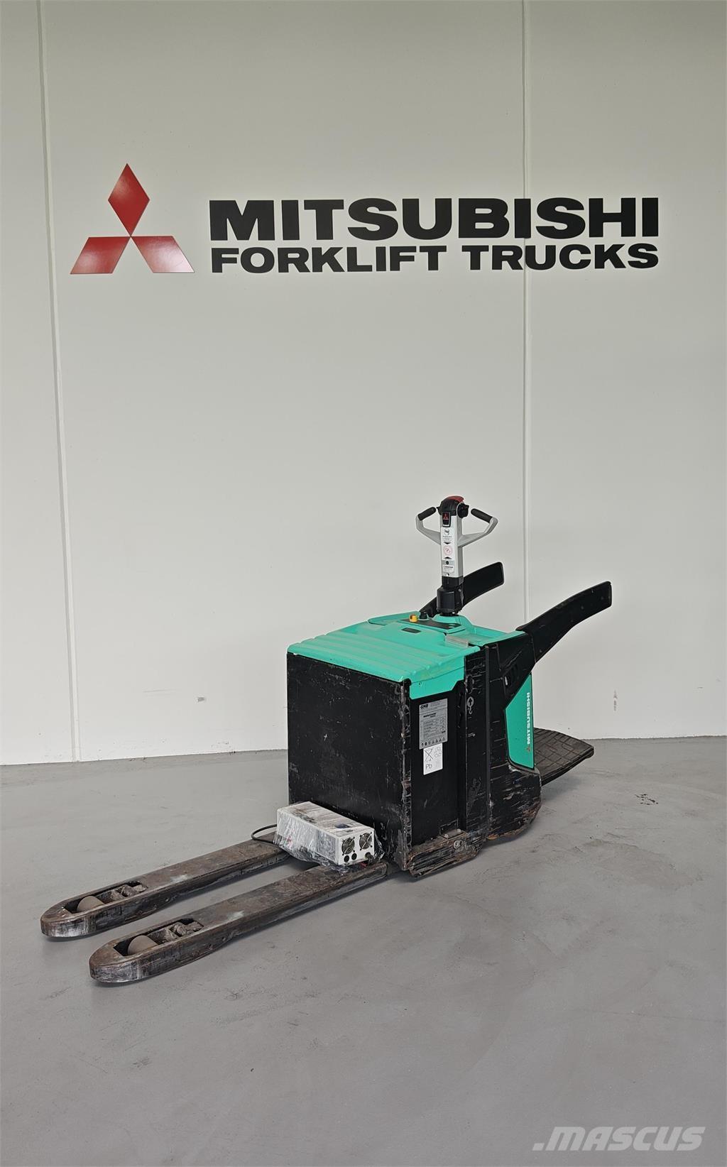 Mitsubishi PBV20N2 Plataforma con motor