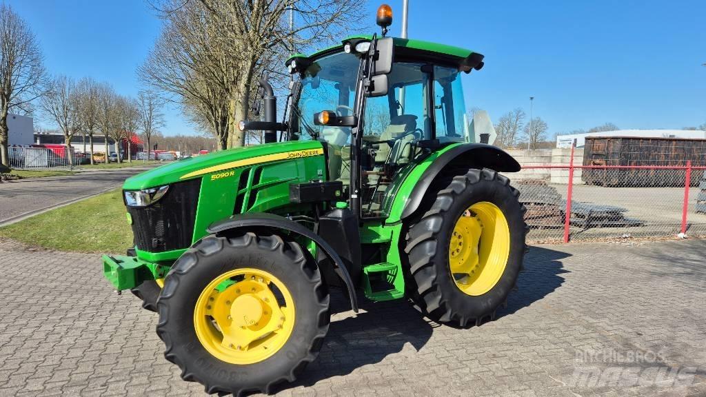 John Deere 5090 R Tractores
