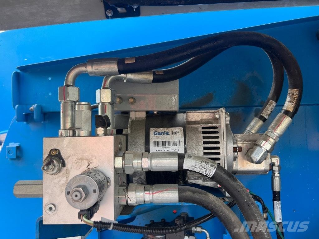 Genie S 65XC TRAX Plataforma de trabajo articulada