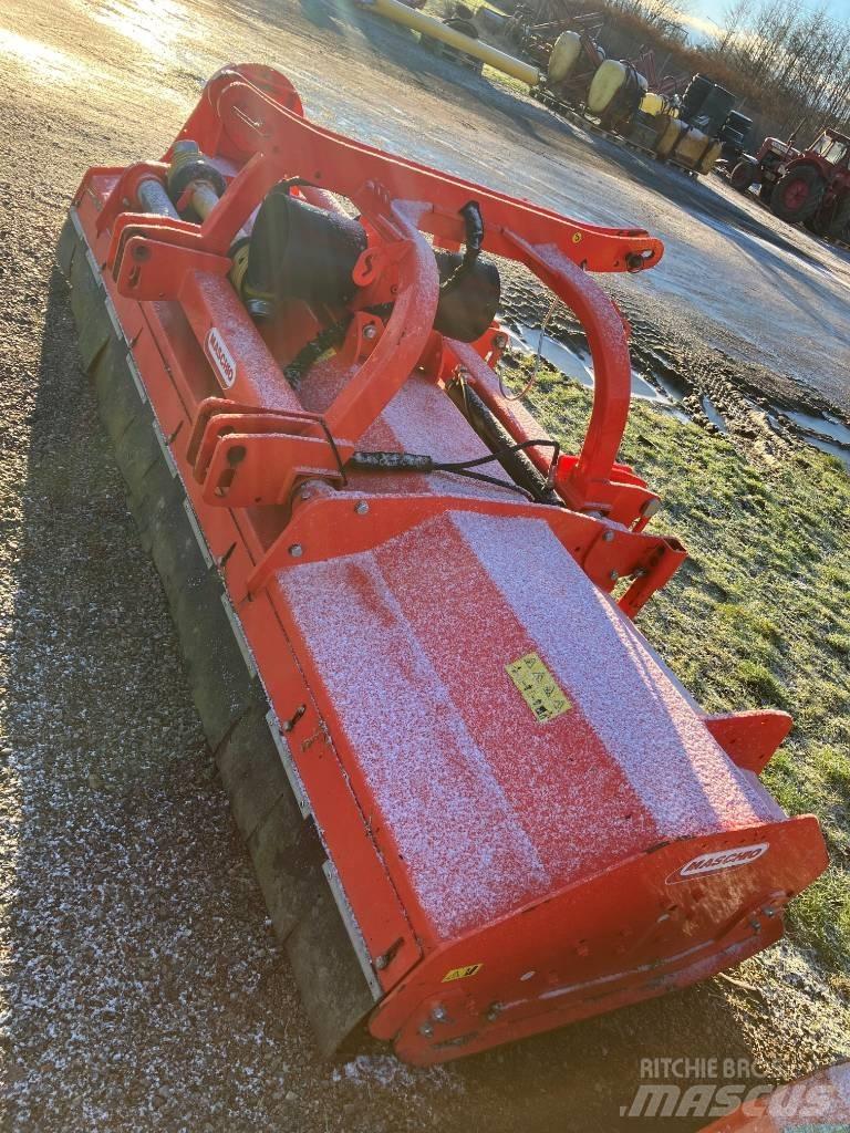 Maschio bufalo 300 Segadoras y cortadoras de hojas para pastos