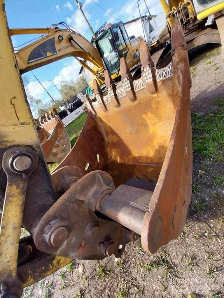 New Holland E 305 Excavadoras de cadenas