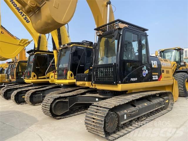 CAT 323 D L Excavadoras de cadenas